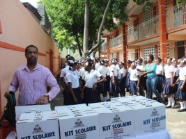 Haïti - Éducation : Le Ministre du MHAVE parraine une école et veut mobiliser la diaspora
