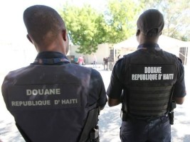 Haïti - Politique : Le Gouvernement cède aux pressions des douaniers...