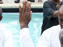 Haïti - Religion : 20,000 baptêmes Adventistes au Stade Sylvio Cator