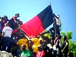 Haiti - Politic : The RNDDH condemns the replacement of the flag in Vertières