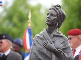  Haïti - Mémoire : Bordeaux inaugure la statue d’une esclave du sculpteur haïtien, C. Woodly