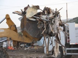 Haiti - Croix-des-Bouquets : Muscular cleaning around the Olympic Center of Hope
