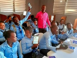 Haiti - Lycée National of Lasaline : Distribution of digital tablets