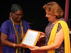 Haïti - Social : Sophia Martelly salue le courage des militantes féministes