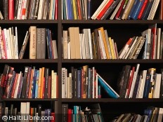 Haïti - Éducation : L'ex-Président Fernández remet un don de 13.000 livres à l'Université Henri Christophe