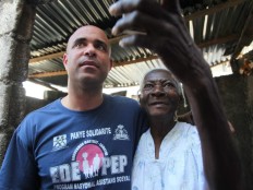 Haïti - Politique : Le Premier Ministre fait du porte-à-porte au Canapé-Vert