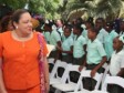 Haïti - Social : Sophia Martelly et Michaëlle Jean distribuent des livres aux écoliers